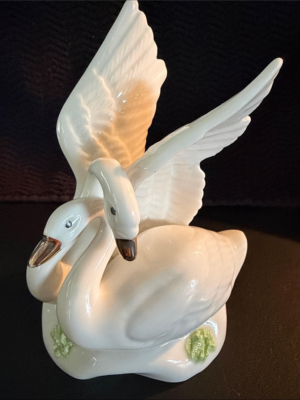 Swan Love Couple Unique Design
Male Full Winged Over Female
House Of Zog Vintage